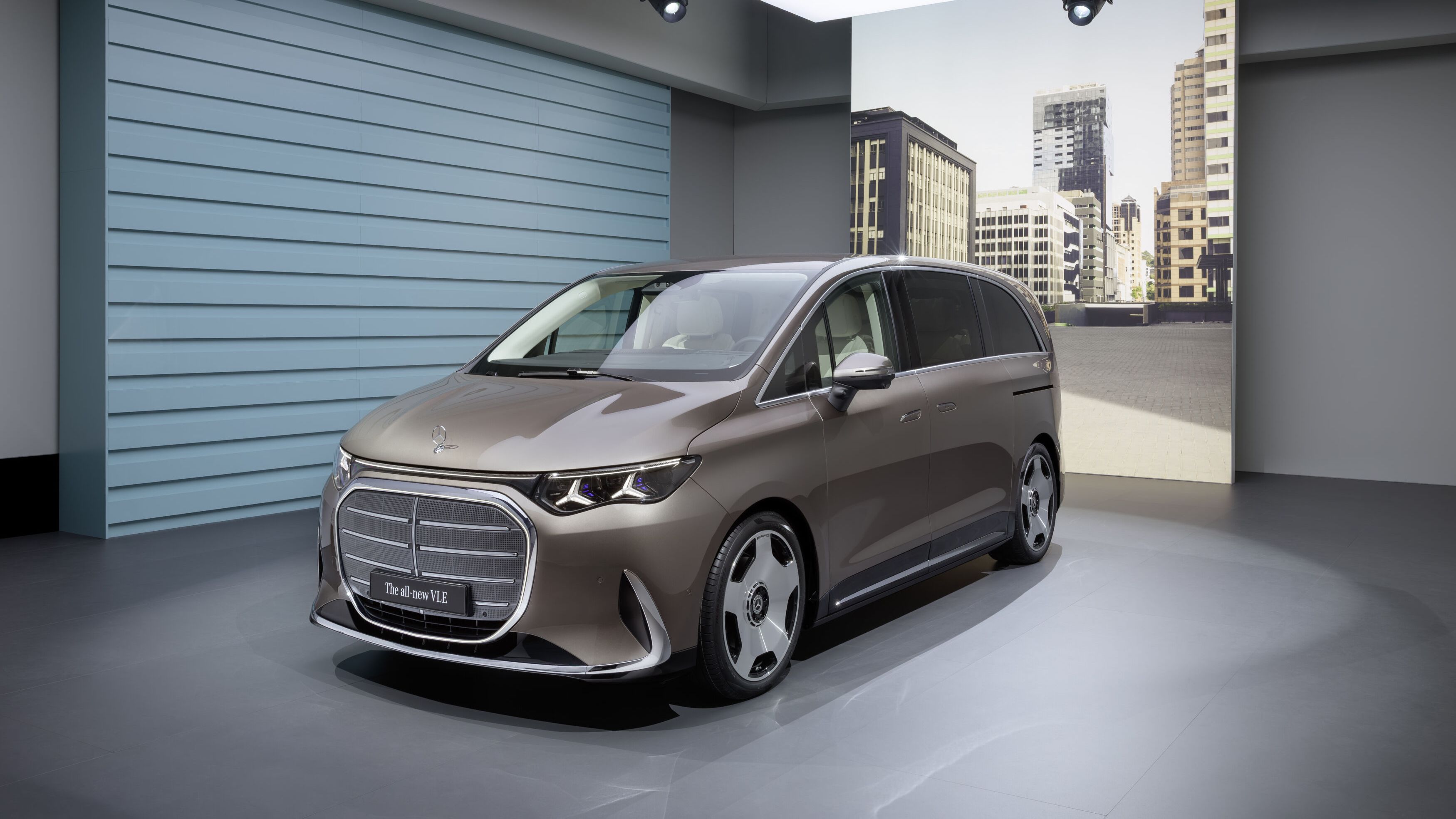 Noul Mercedes-Benz VLE aduce monovolumele premium într-o nouă eră, 100% electrică