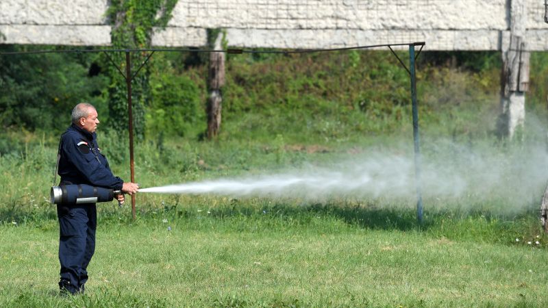 Jandarmii prezinta armele si munitia folosite la protestul din 10 august: Sunt neletale si certificate