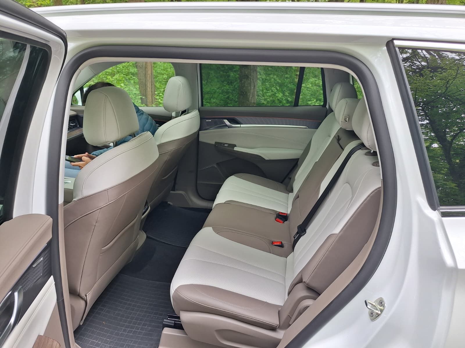FOTO | Prim contact cu MGS9 PHEV. Ce înseamnă luxul în accepțiunea chinezilor - Poza 31