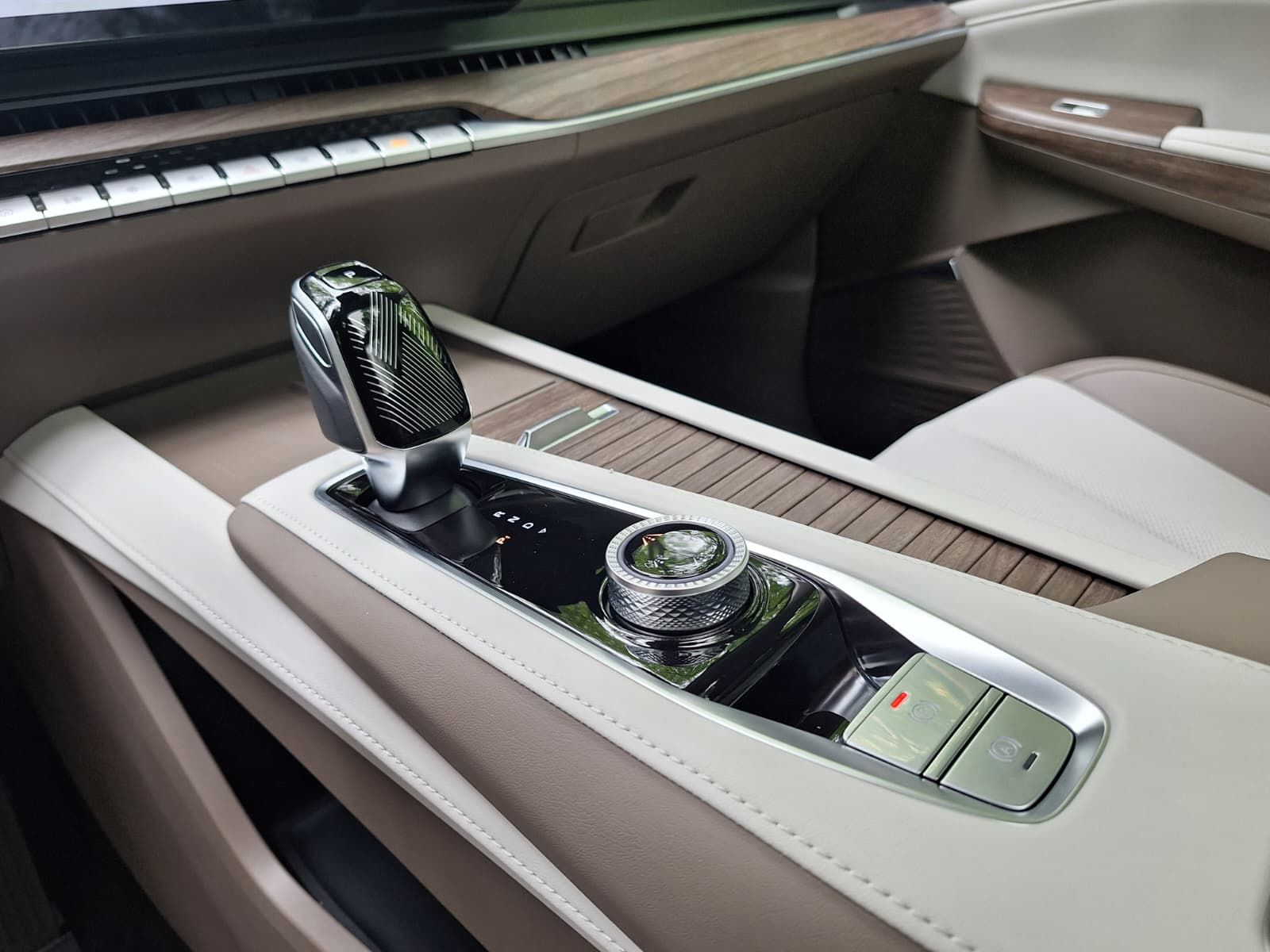FOTO | Prim contact cu MGS9 PHEV. Ce înseamnă luxul în accepțiunea chinezilor - Poza 28