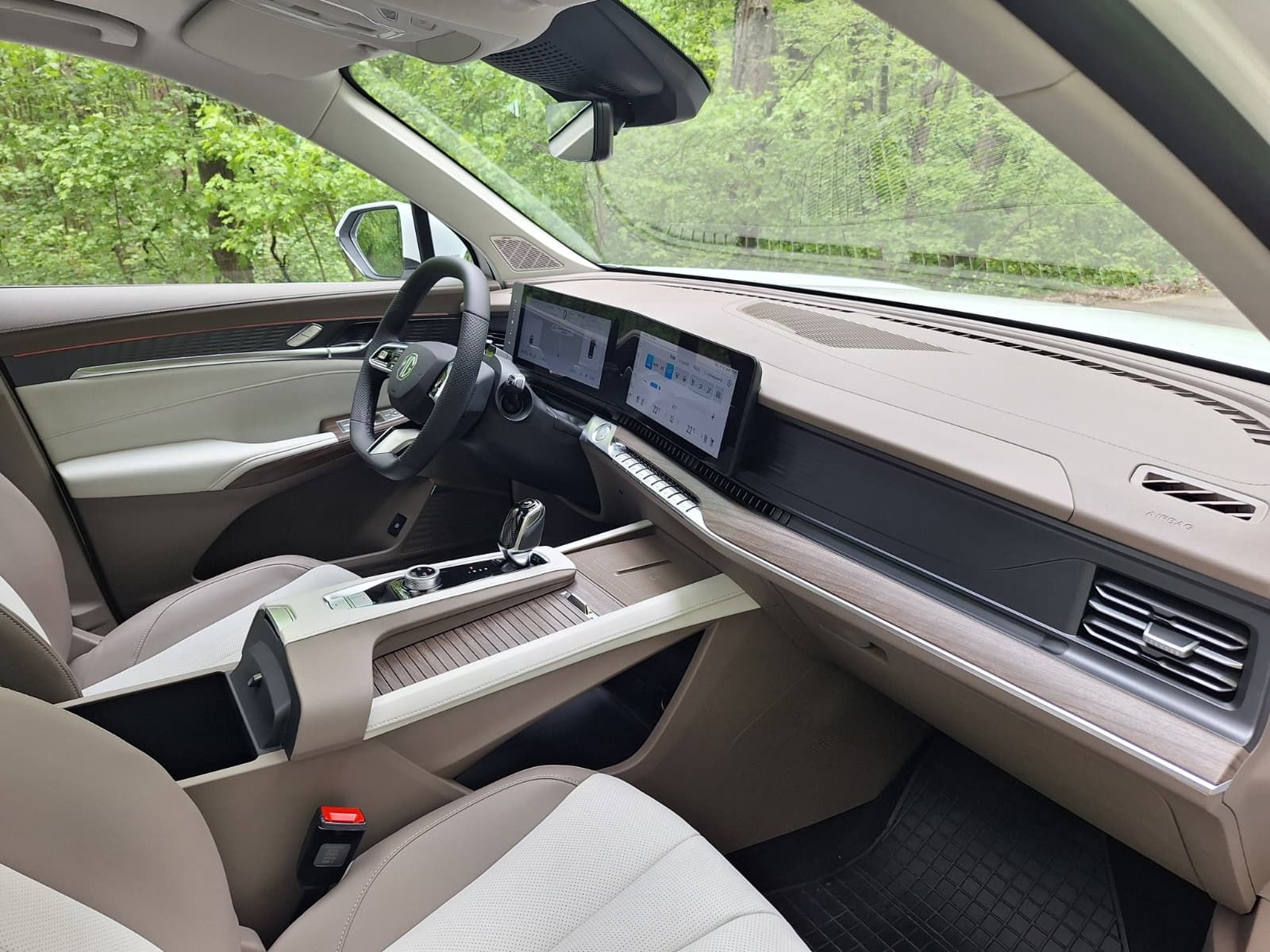 FOTO | Prim contact cu MGS9 PHEV. Ce înseamnă luxul în accepțiunea chinezilor - Poza 22