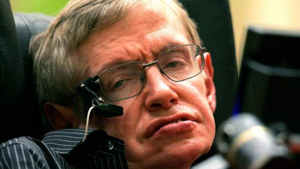 Ventilatorul folosit de Stephen Hawking, donat pentru pacienţii cu COVID-19