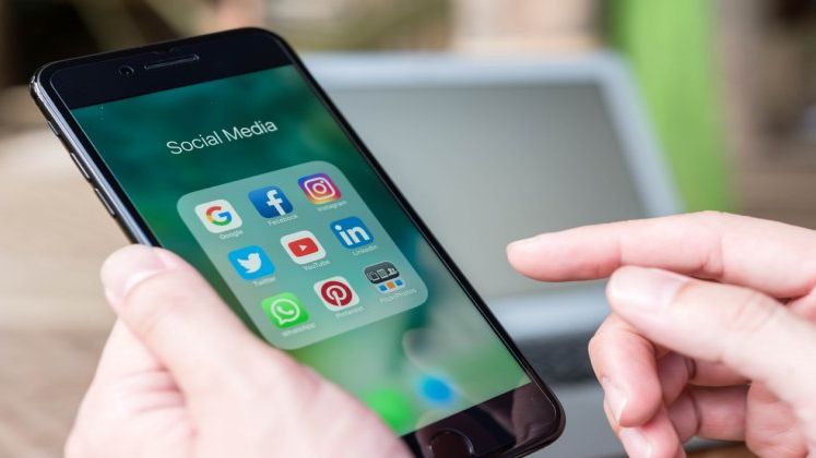Instagram lanseaza live video si mesaje care se autodistrug