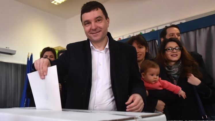 Nicusor Dan pe Facebook: Vorbiti cu prietenii si cu rudele si indemnati-i sa vozeze. Votul vostru poate sa fie decisiv