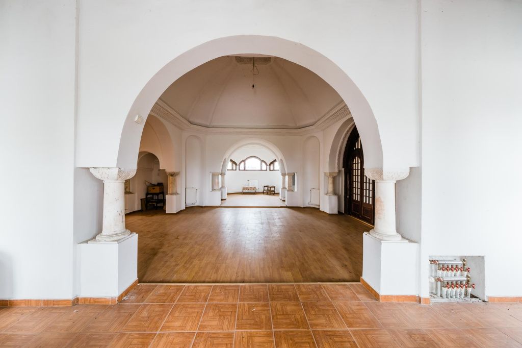 GALERIE FOTO | Unul dintre cele mai frumoase conace din România, scos la vânzare pentru 2 milioane - Imagine 16