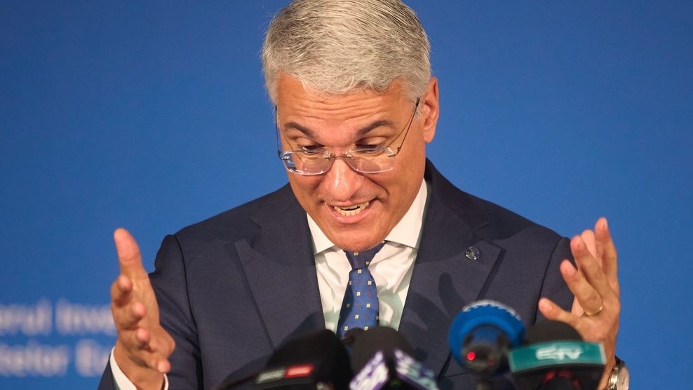 Controale la firma care ar fi umflat prețul microbuzelor școlare cumpărate cu bani europeni