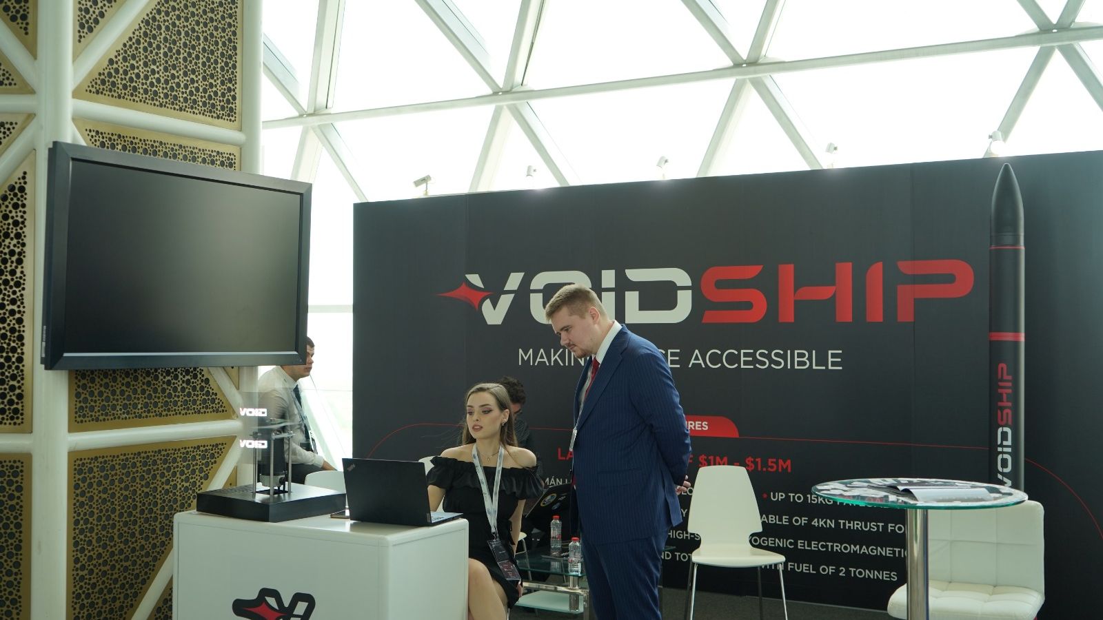 Voidship sau povestea tinerilor români care intră alături de Elon Musk în cursa de a face spațiul mai accesibil