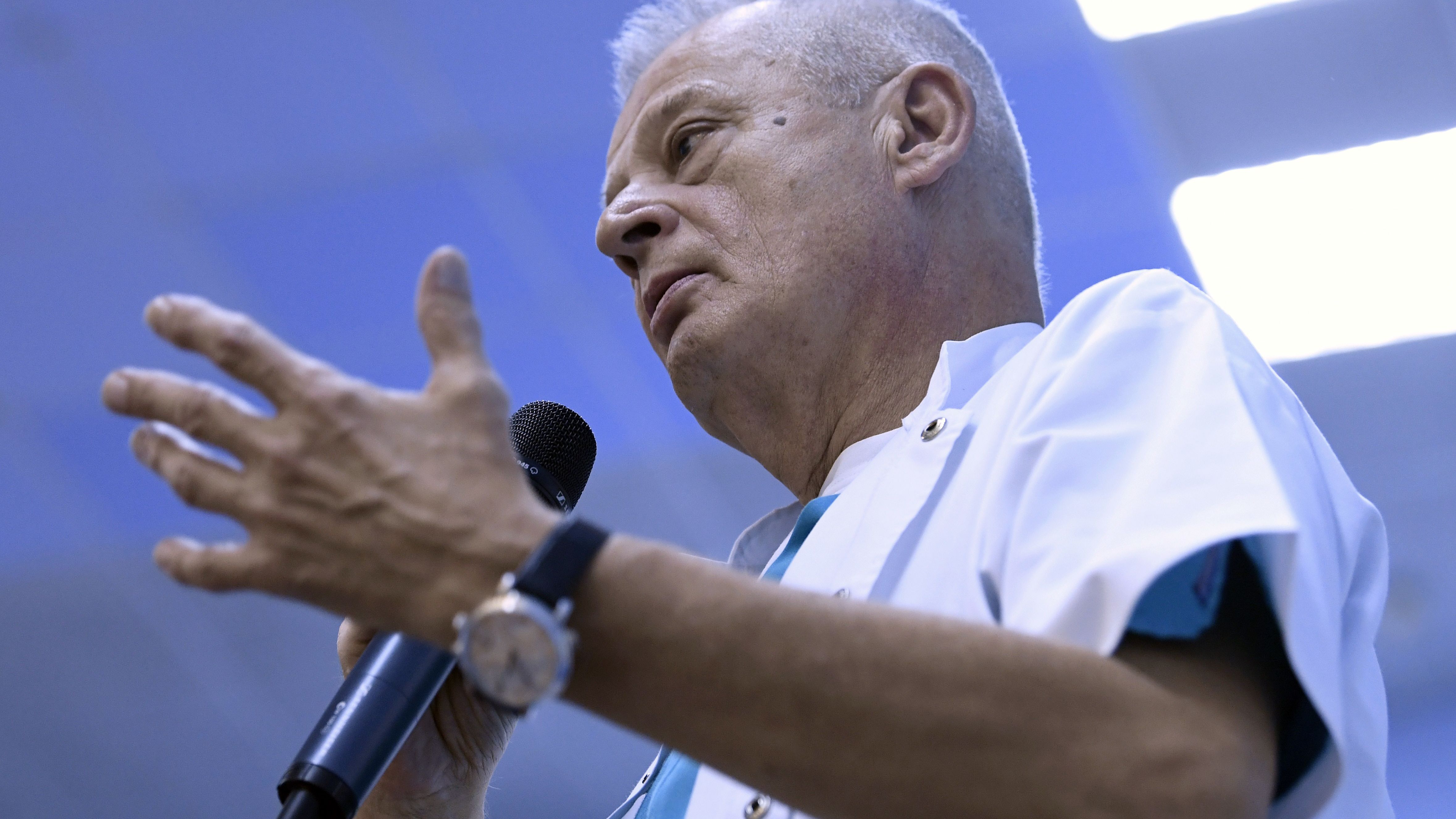 UPDATE Mai mulți șefi de secție de la Spitalul Universitar din București, printre care și Sorin Oprescu, au fost demiși