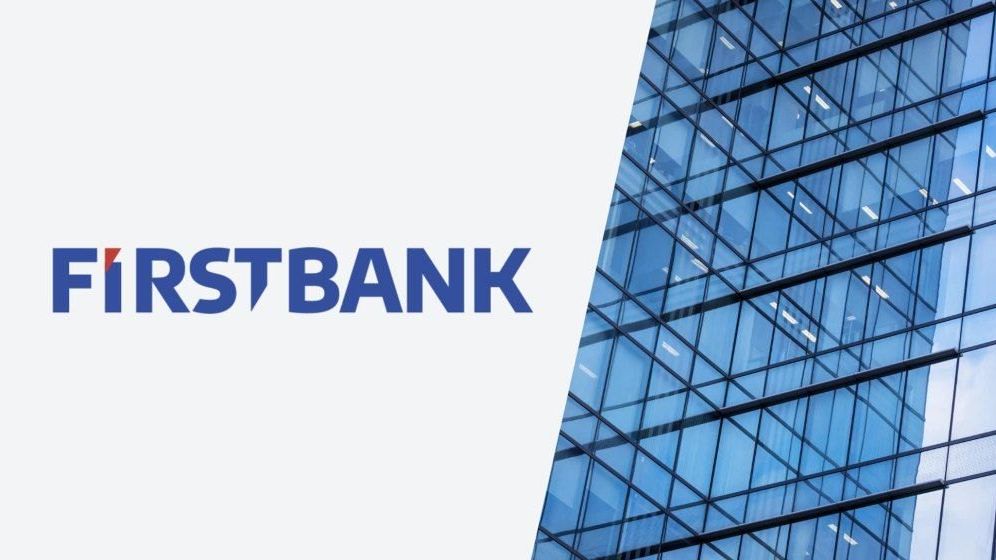 Consiliul Concurenței stă cu ochii pe preluarea First Bank de către Intesa Sanpaolo