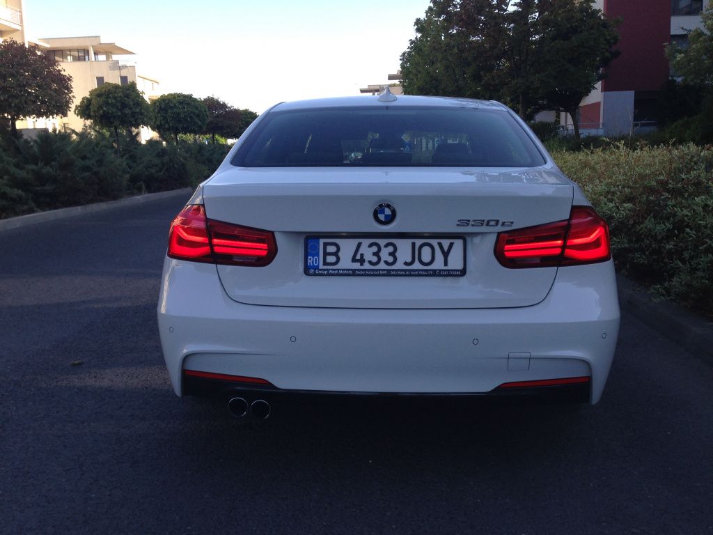BMW 330e plug-in hybrid - Imagine 4