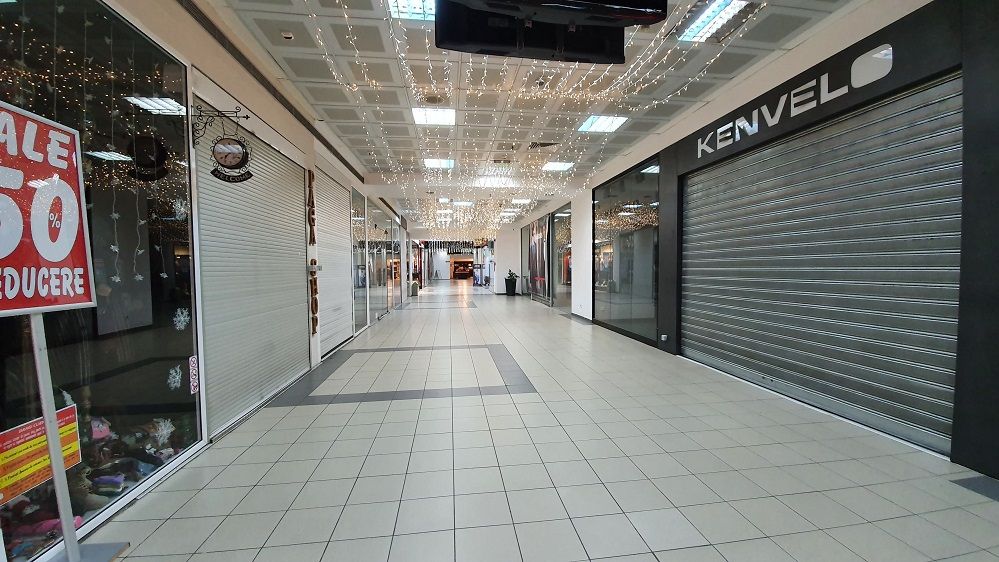 Declinul mall-ului Unirea: Magazine închise și spații complet goale. Ce se întâmplă cu chiriașii?