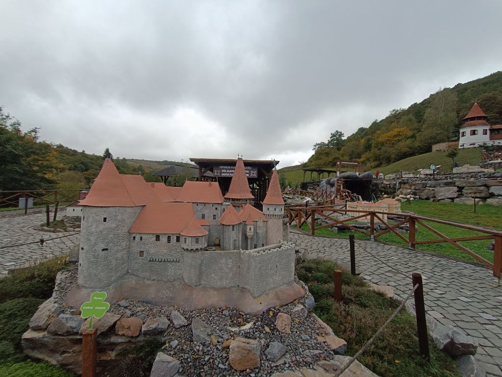 GALERIE FOTO: Parcul Mini Transilvania sau cum să faci un tur în Ardeal în mai puțin de o oră - Imagine 9
