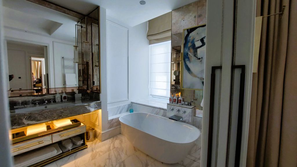 În București ca la Monaco. Cum arată cel mai nou hotel de lux din Capitală, care aduce în premi - Imagine 52