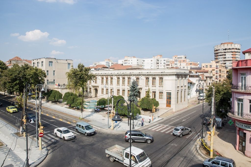 GALERIE FOTO | Hotel emblematic din centrul Constanței, scos la vânzare pentru 1,1 mil. euro - Imagine 6