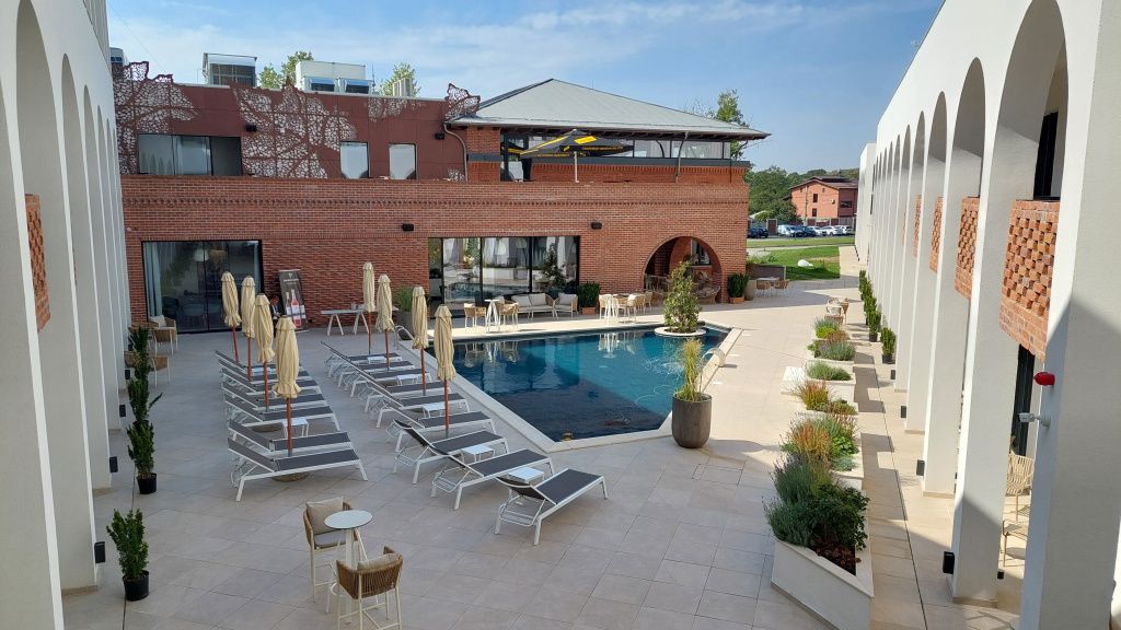 Cum arată cel mai nou hotel din România, construit pe proprietatea unui fost mare boier - Imagine 31