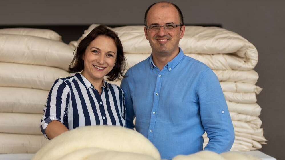 Sanodor, o afacere de familie cu plapumi si perne din lana, care exporta din Piatra Neamt in Europa