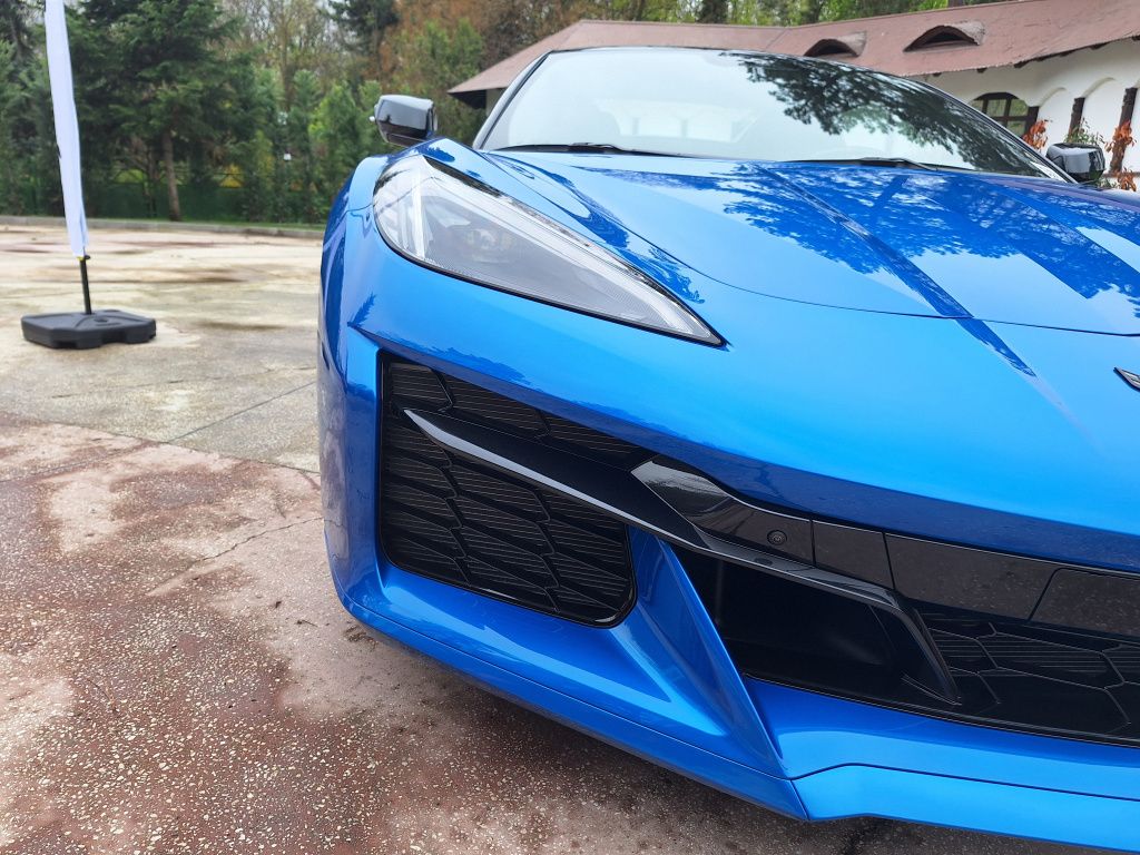 [FOTO] Legendarul Corvette ajunge în România. Cât costă monstrul american cu până la 670CP - Imagine 4