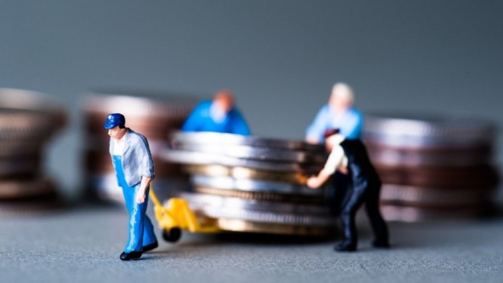 Valoarea primelor a crescut in primul trimestru din 2018, in schimb salariile au scazut