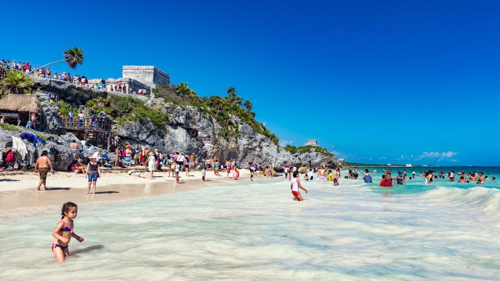 Sase destinatii de vacanta sunt in pericol de a fi distruse de turisti