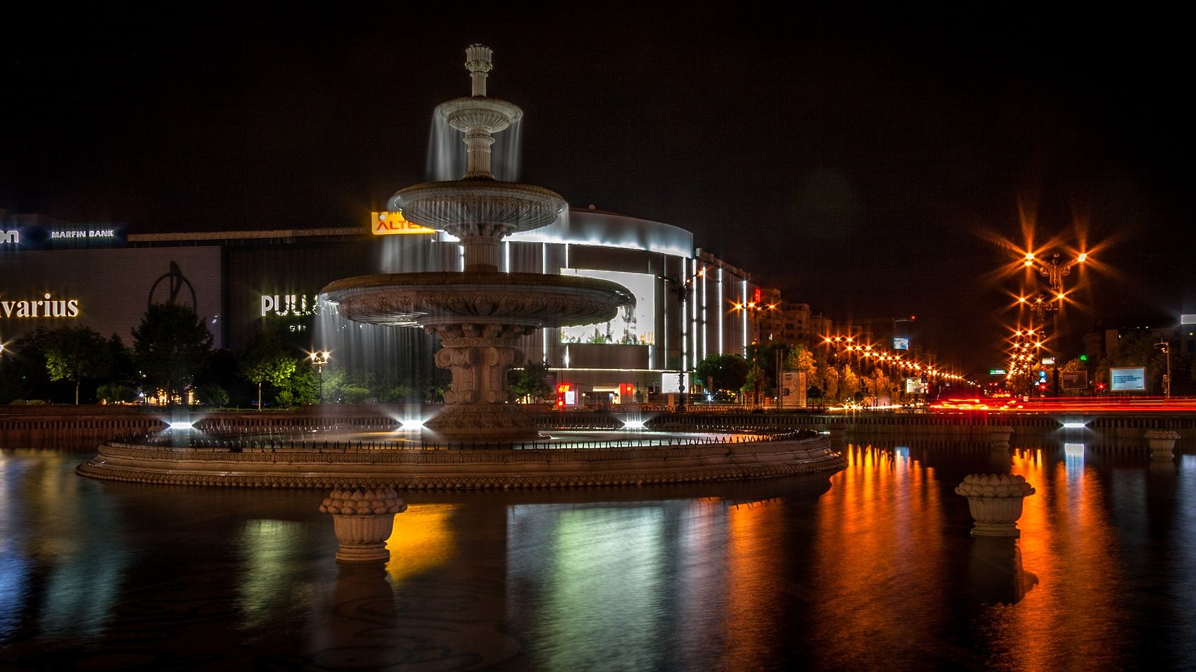 Piata imobiliara traverseaza una dintre cele mai dinamice perioade de dezvoltare din istorie: de la recorduri, la proiecte ambitioase si noi hub-uri ce apar pe harta. Cum se prefigureaza 2017?