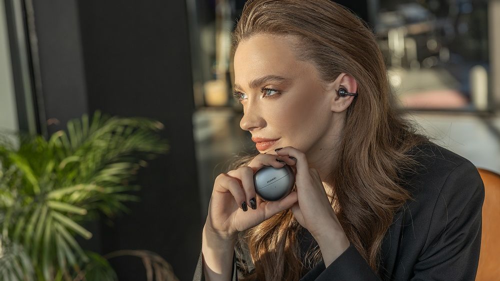 De la profesioniști pentru profesioniști: HUAWEI FreeClip, căștile open-ear ideale pentru business