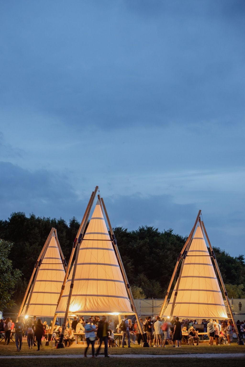 Peste 33.000 de persoane in prima zi de Electric Castle - Imagine 3