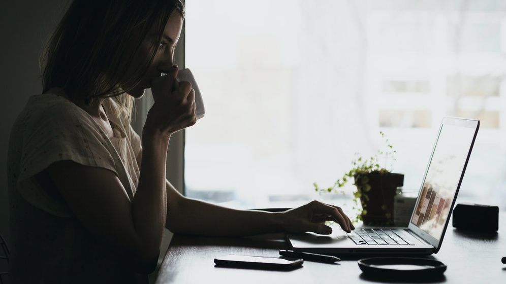 Call-center, servicii și IT, domeniile în care românii și-au dorit cel mai mult să se angajeze, în prima jumătate de an