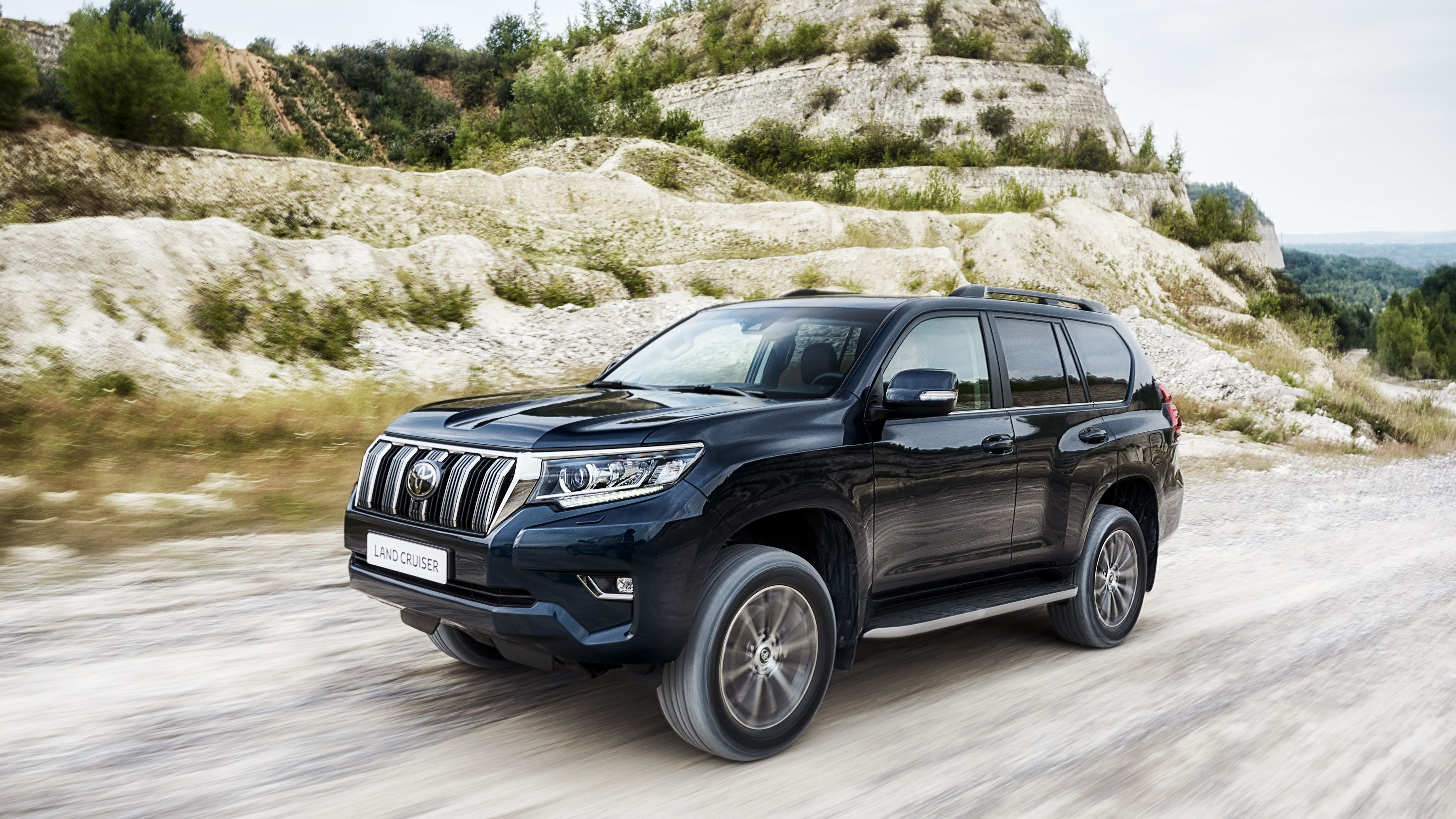 Toyota primeste pre-comenzi pentru noul Land Cruiser 150