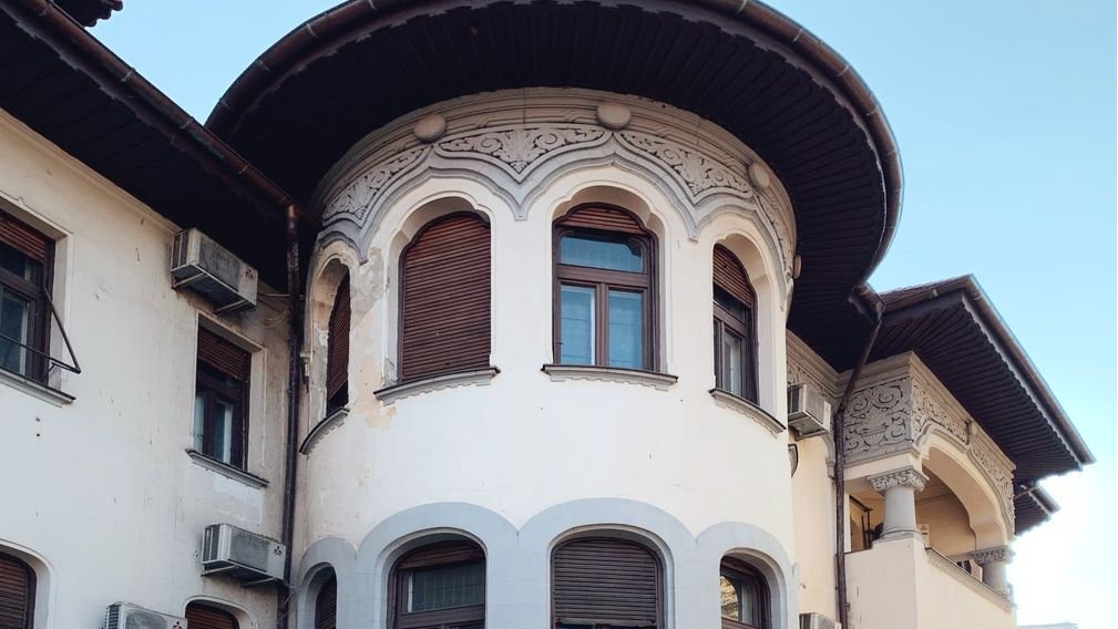 GALERIE FOTO | Vila românului care a creat prima hartă navigabilă a Mării Negre, scoasă la vânzare pentru 2,7 mil. euro