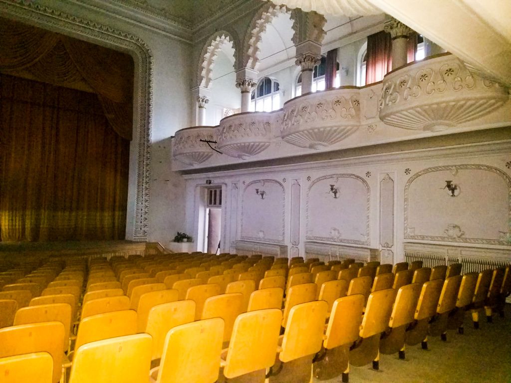 Primul cazinou din România, scos la vânzare pentru 1,45 milioane de euro - Imagine 5