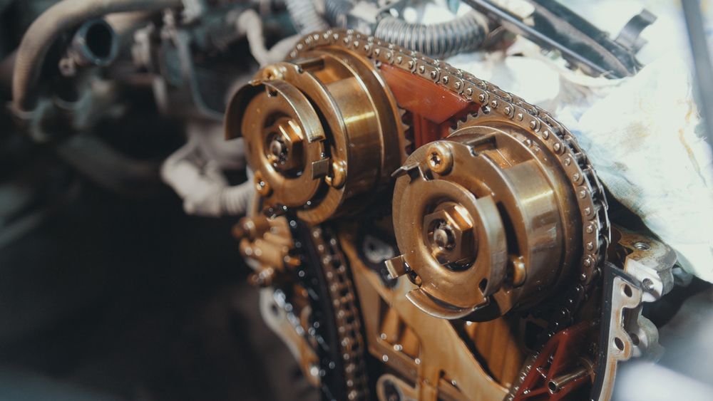 Primele semne ca trebuie sa schimbati distributia. Simptome si costuri