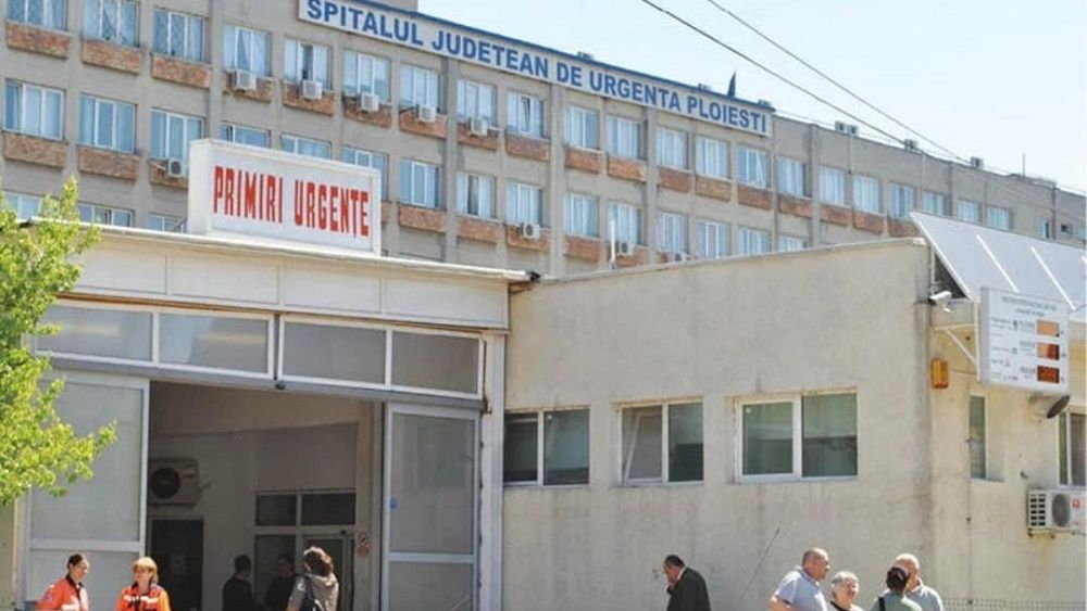 VIDEO | Românii se îmbulzesc în curtea Spitalului Județean din Ploiești pentru a primi îngrijiri