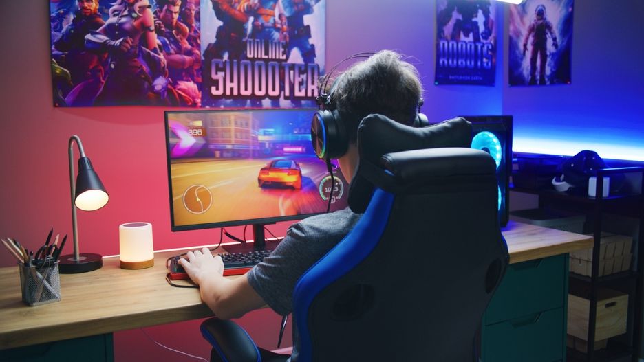 Monitor de gaming: de ce contează rata de refresh și timpul de răspuns