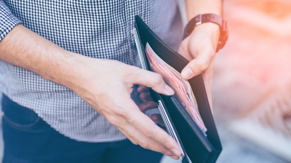 Guvernul a aprobat prin OUG cadrul legal de acordare a salariului minim diferentiat