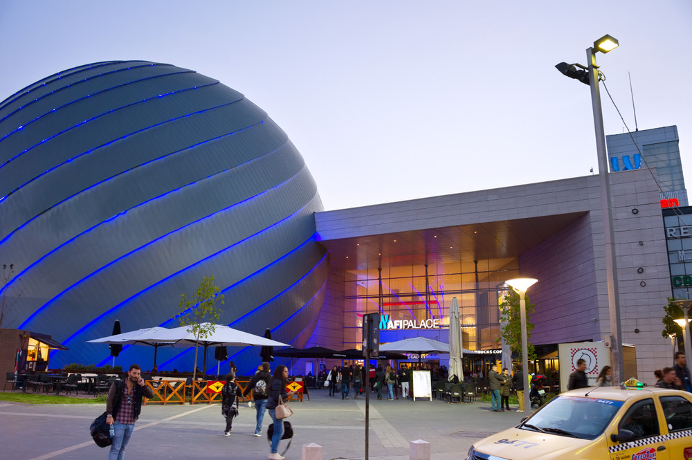 AFI finalizează achiziția a șase parcuri de retail din România și lansează rețeaua AFI Value Park