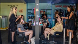 MUSIC MEETS HAIR - Schwarzkopf a adus la Electric Castle o experiență completă pentru îngrijirea părului tău.