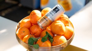 A sosit Mandarina: AQUA Carpatica, puritate cu gust de fructe