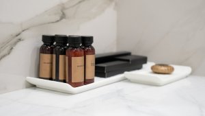 Cum contribuie cosmeticele hoteliere de la Sanito la o experiență premium pentru oaspeți?