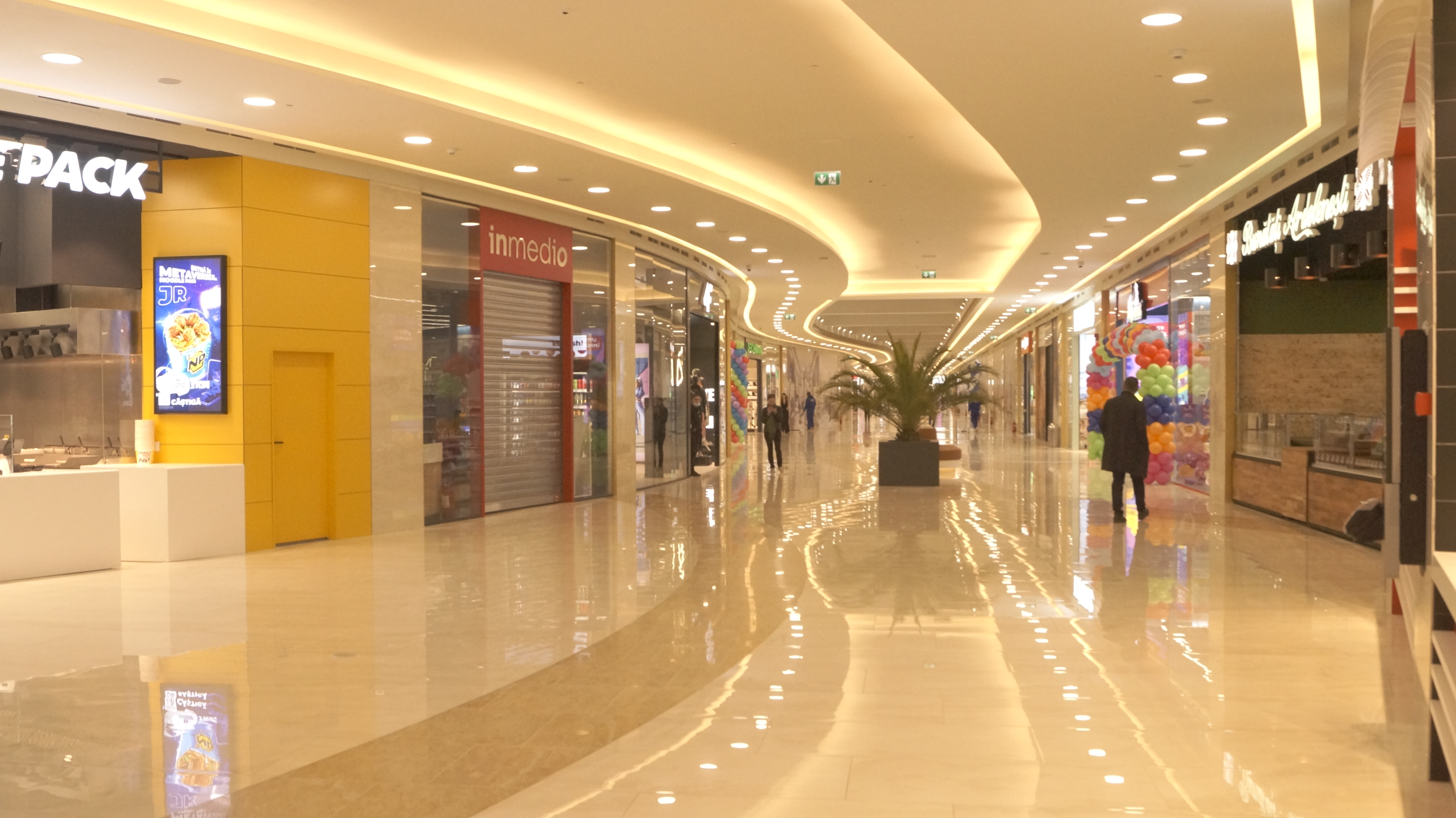 Cum arată Colosseum Mall, cel mai recent centru comercial din Capitală