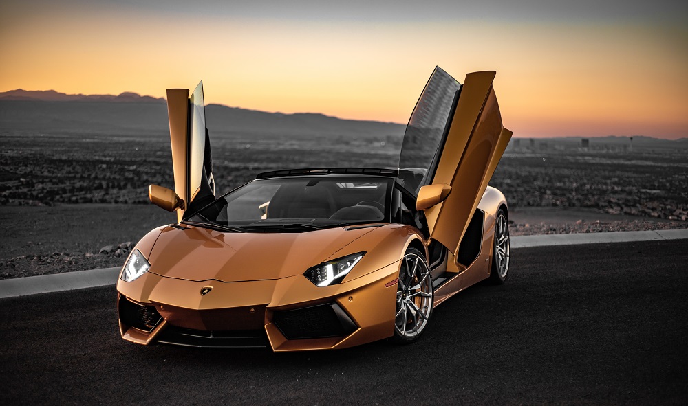 6. Lamborghini Aventador (834) 741 CP - 350.000 euro cu TVA