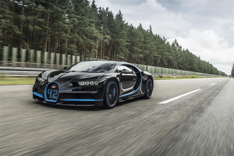 Bugatti Chiron - 11 masini