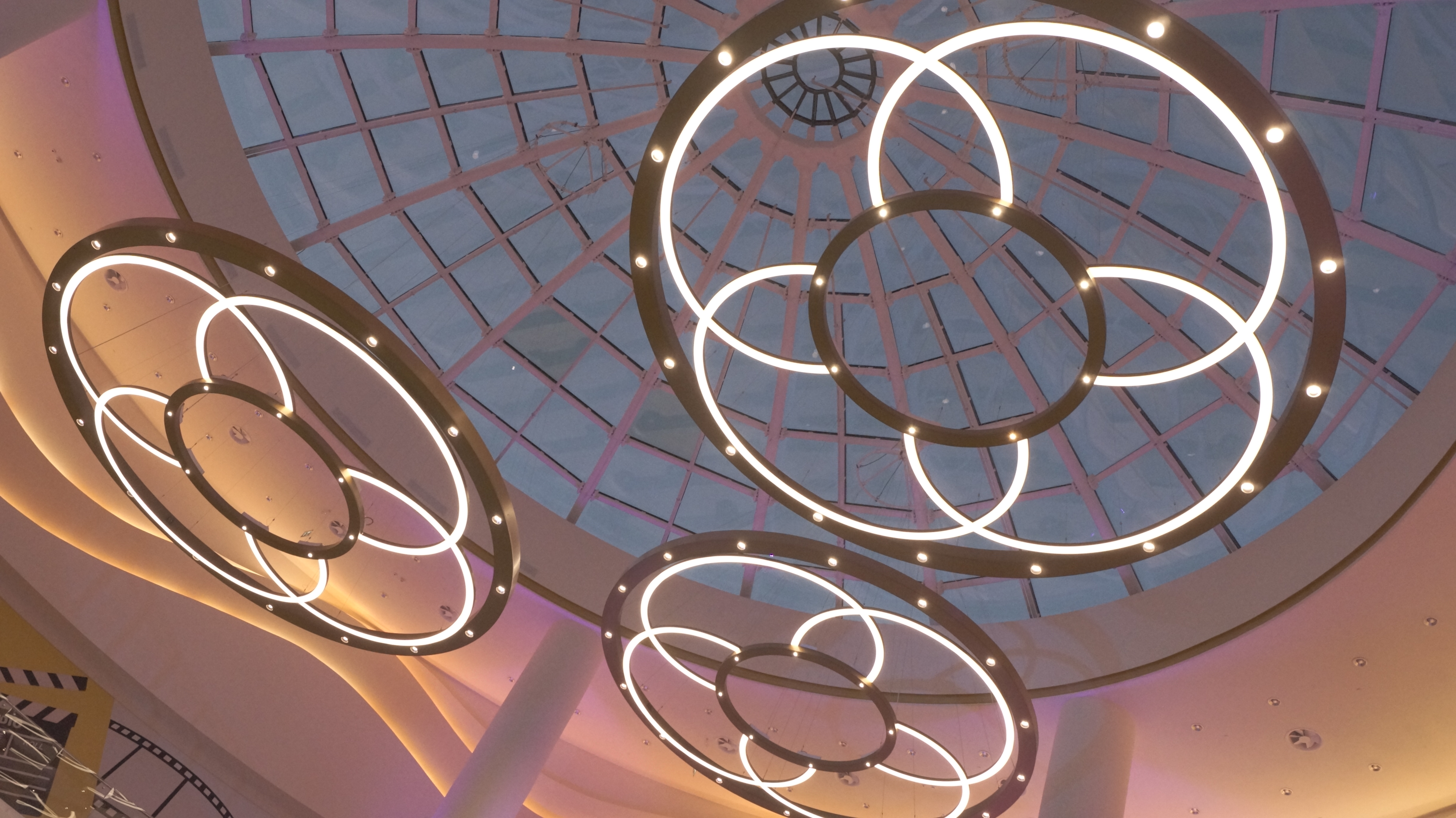 Cum arată Colosseum Mall, cel mai recent centru comercial din Capitală