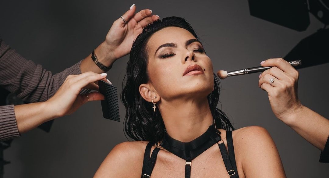Inna 2,9 milioane urmăritori Instagram: 5.800 - 9.600$ / postare