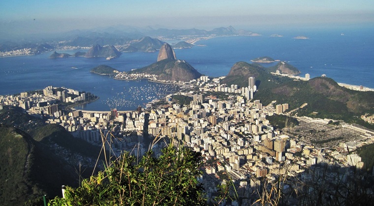 In golful Guanabara sunt mai mult de 100 de insule