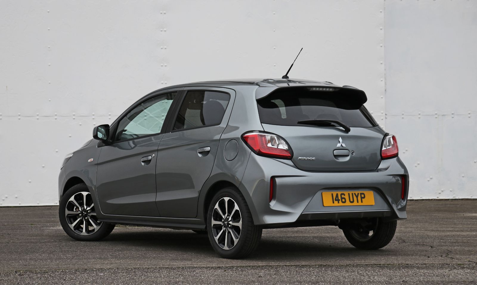 Mitsubishi - 8.334 euro cu TVA
