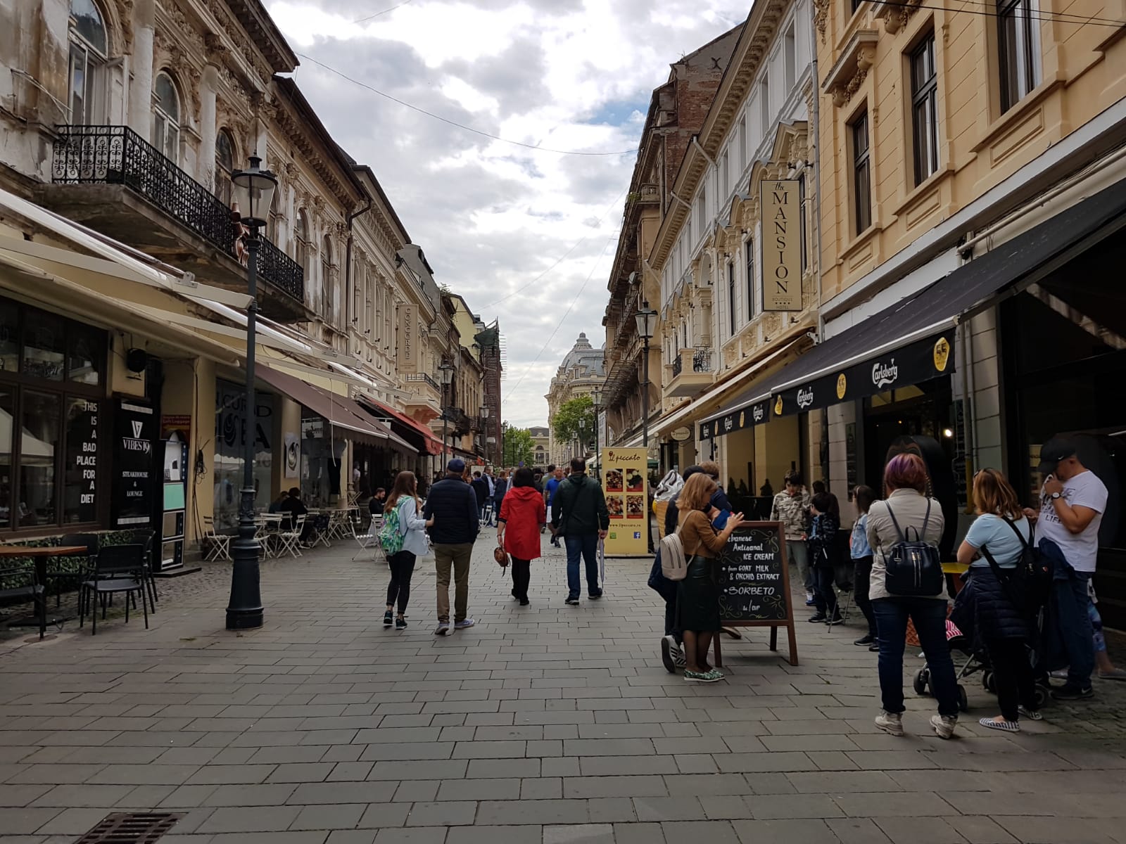 FOTO REPORTAJ | Cum arată Centrul Vechi după redeschiderea teraselor