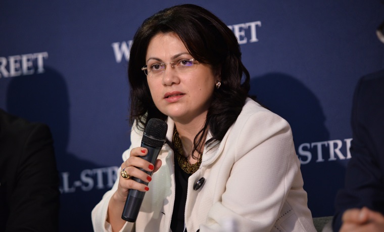 Romanii, desi deschisi catre tehnologie, raman traditionalisti in relatia cu banca