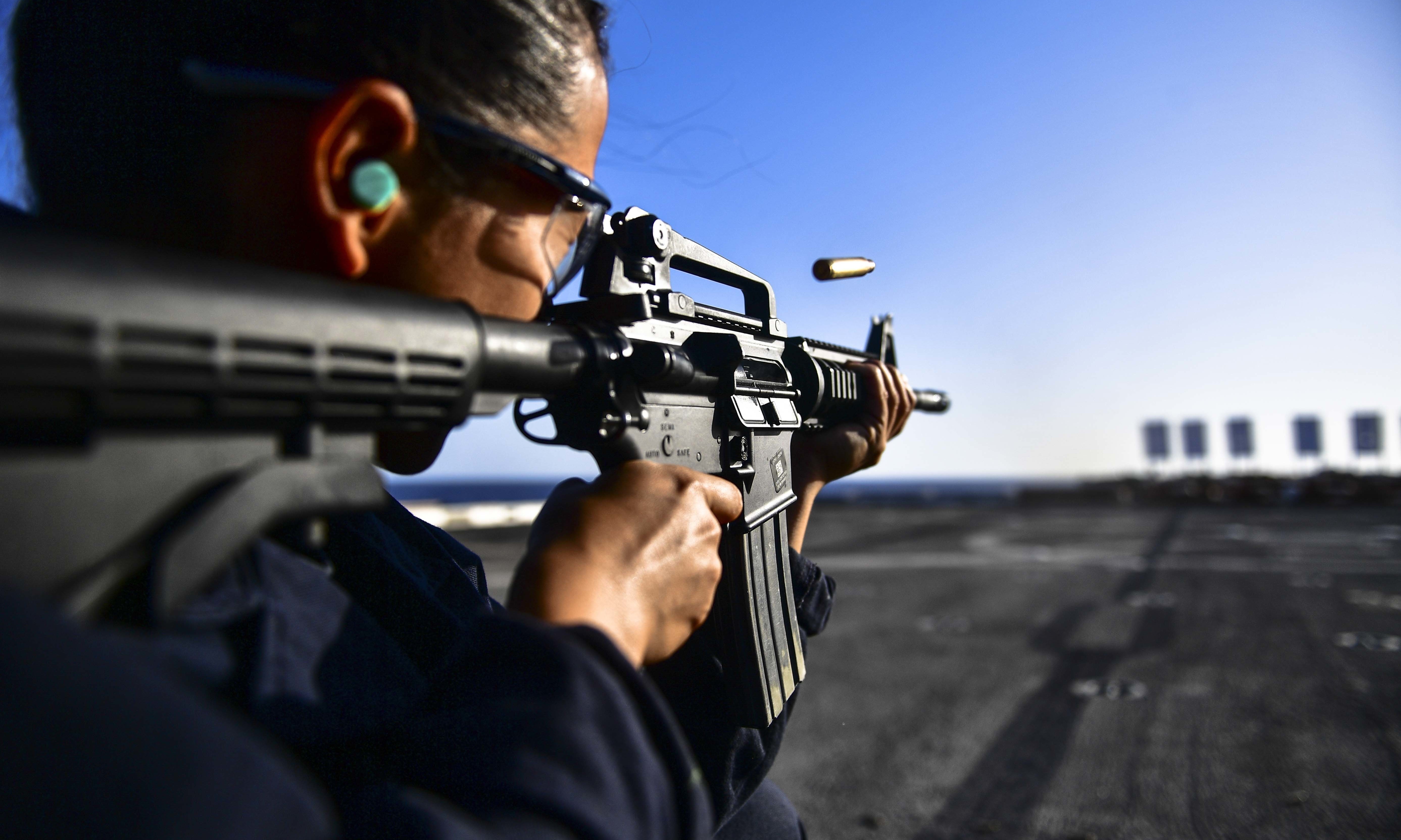 Cea mai bună pușcă de asalt NATO: M4A1