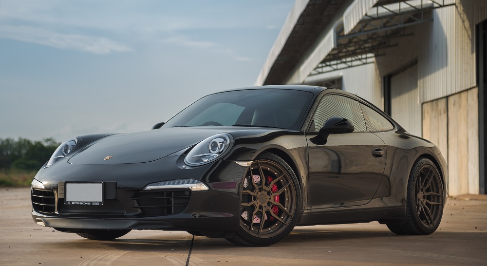 9. Porsche 911 Turbo S (992) 650 CP - 300.000 euro