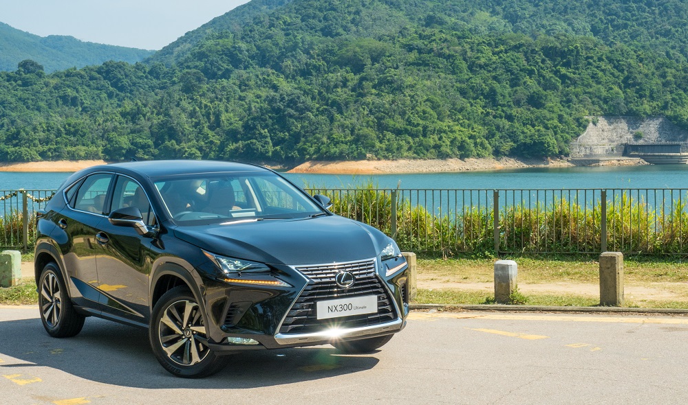 Locul 1. Lexus